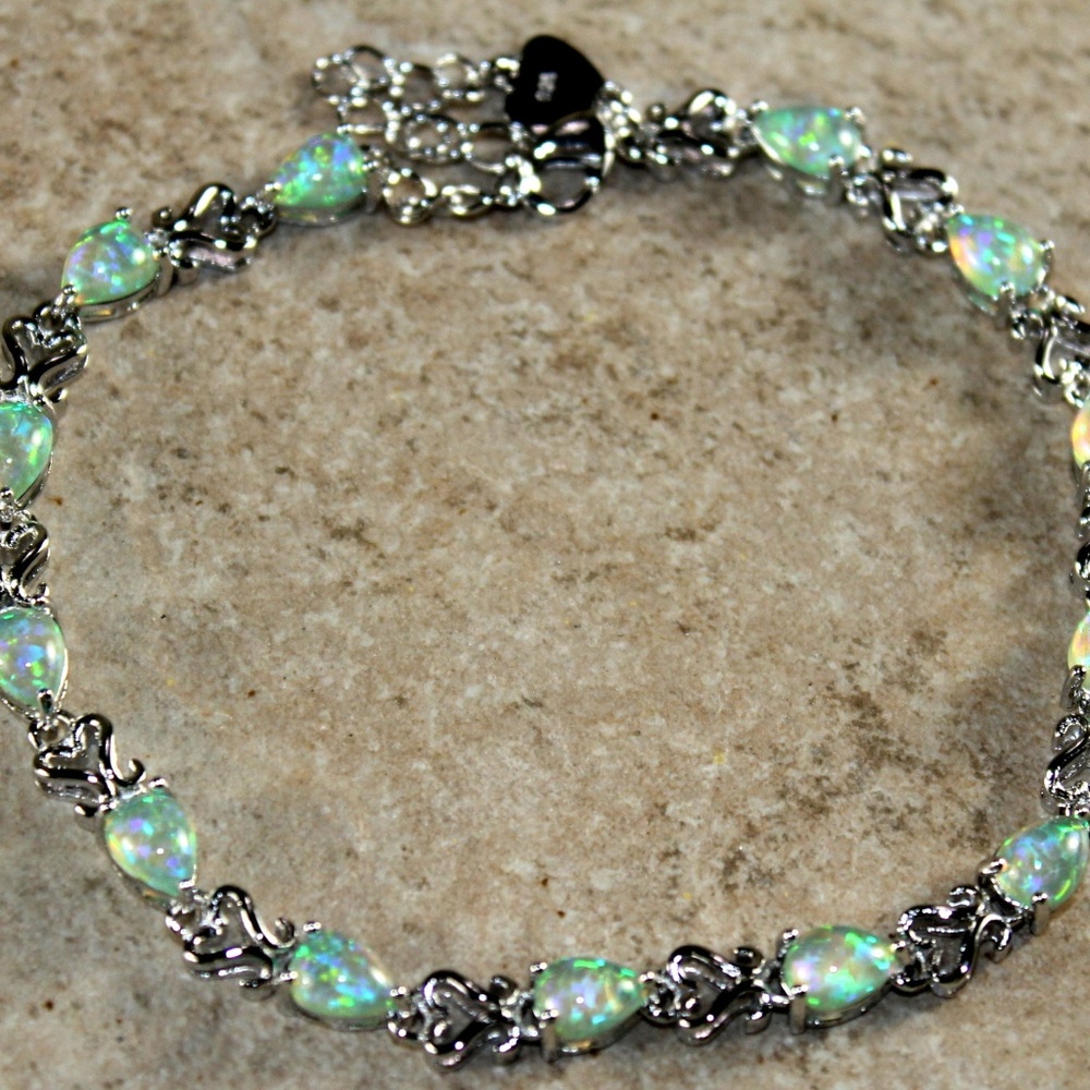 Green Fire Opal Teardrop Bracelet Jewelry